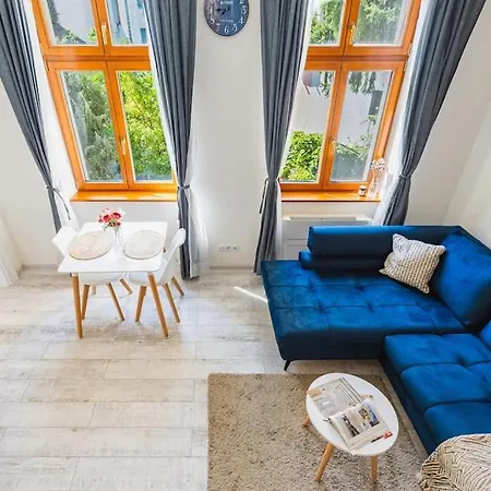 Historical Hideaway *