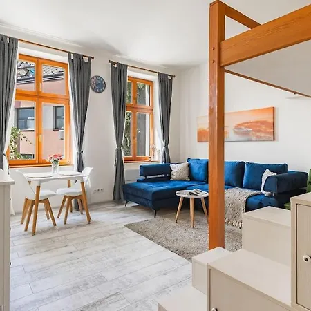 Historical Hideaway *