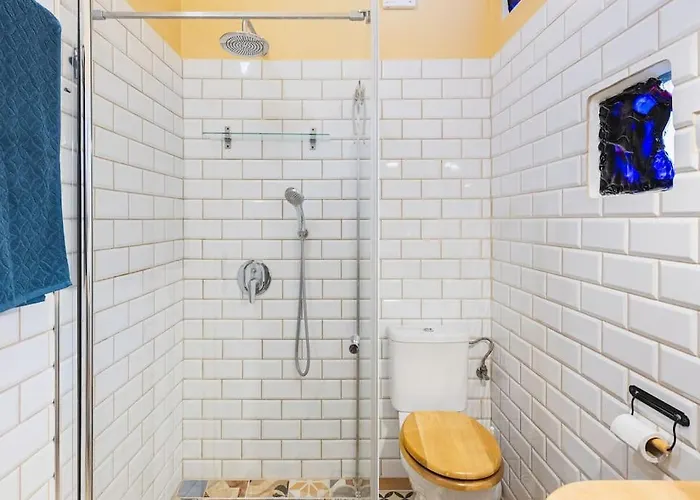 Historical Hideaway Apartment *